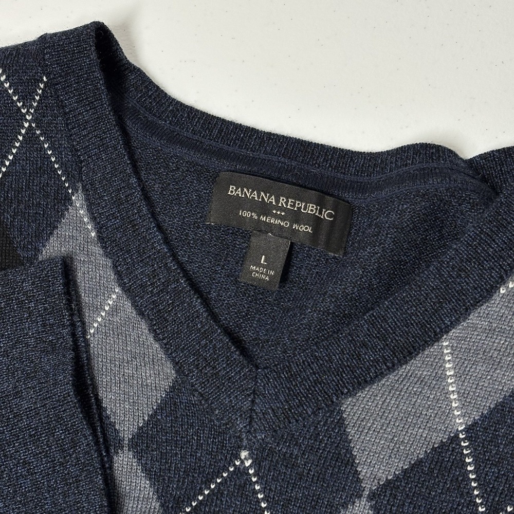 Banana Republic Mens V Neck Argyle Sweater Size L Navy Merino Wool Office Career - Picture 4 of 7